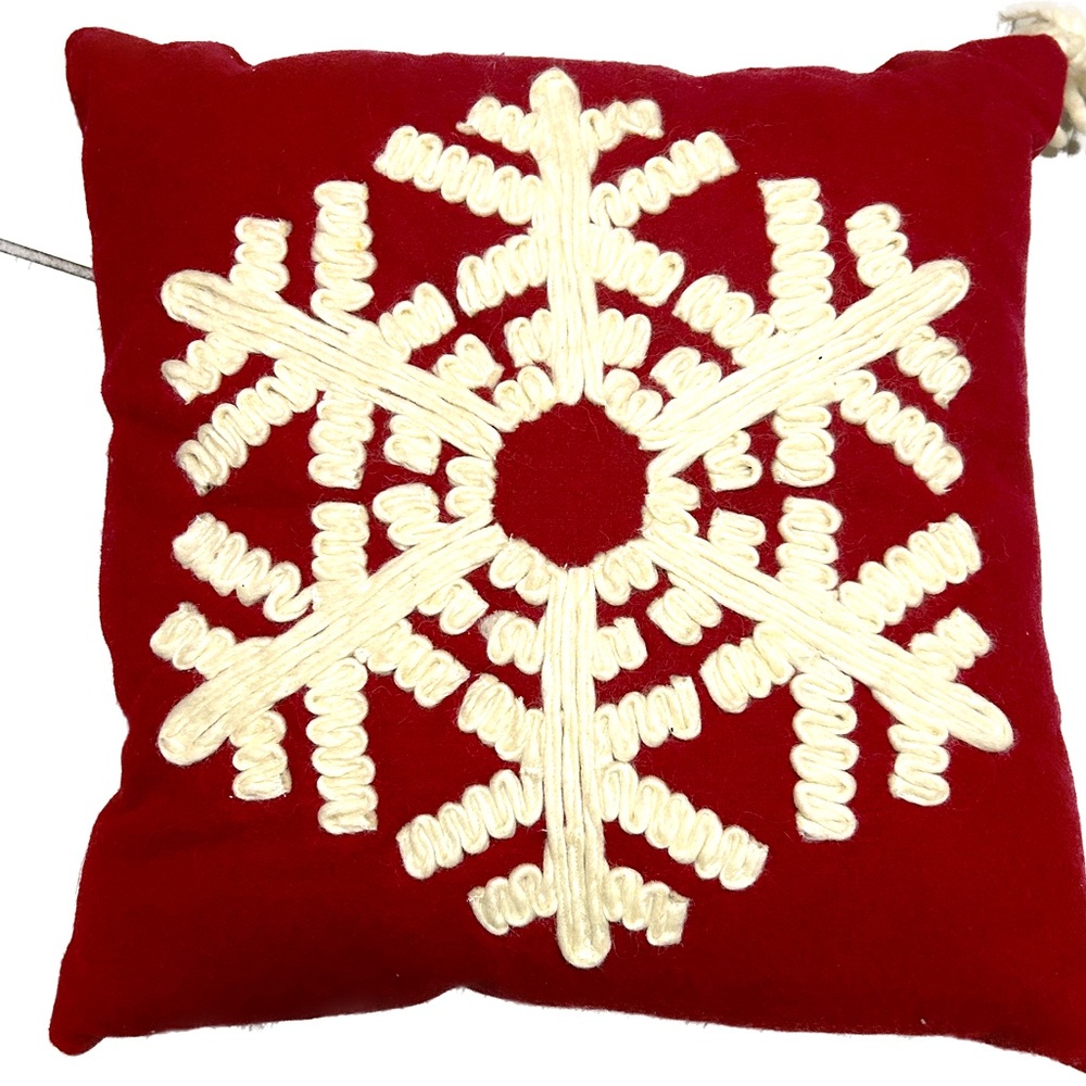 Snowflake decorative pillows